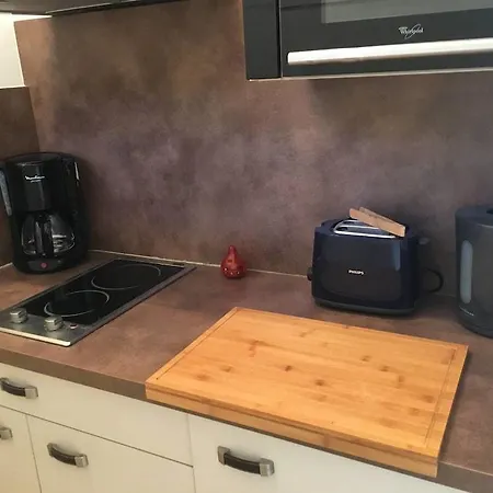 Nice Studio Very Quiet, 5min From Center Cannes