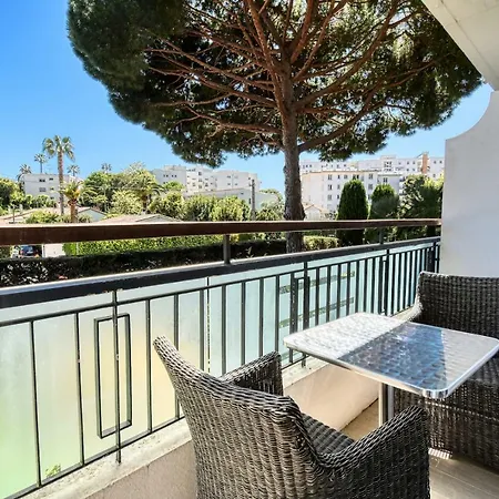 Nice Studio Very Quiet, 5min From Center Appartamento