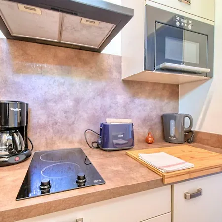 Nice Studio Very Quiet, 5min From Center Cannes