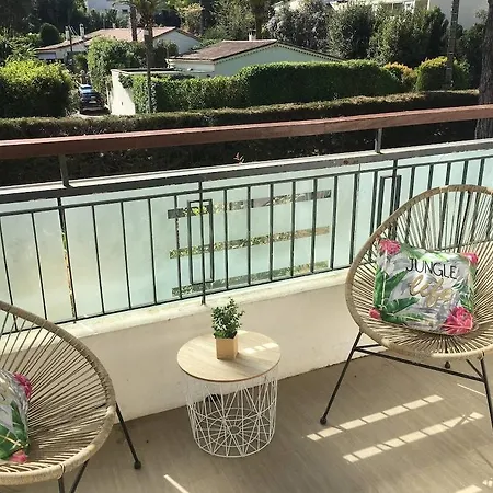 Nice Studio Very Quiet, 5min From Center * קאן