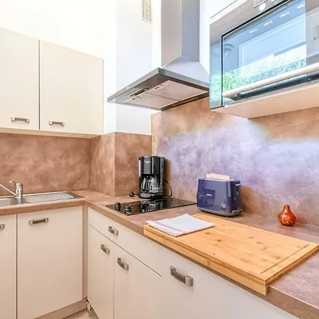 דירה Nice Studio Very Quiet, 5min From Center *