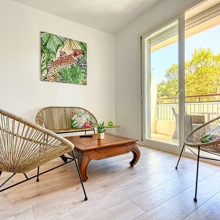 Nice Studio Very Quiet, 5min From Center Apartment