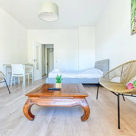 Nice Studio Very Quiet, 5min From Center Apartment Cannes